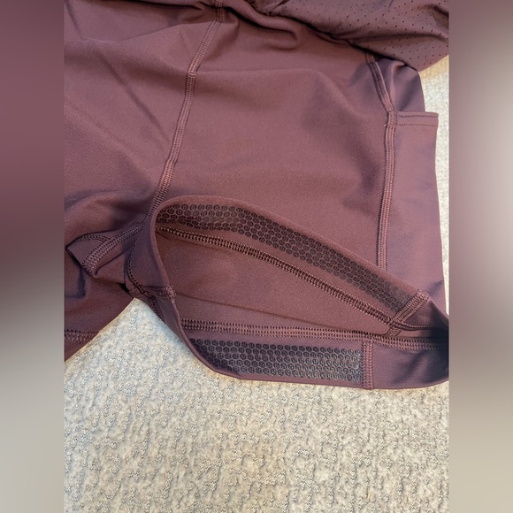 Lululemon Athletica Perforated Narrow
Waistband Tennis Skirt - Picture 12 of 16